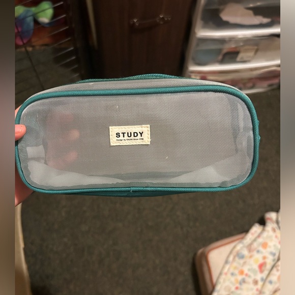 Grid Mesh Pencil Case - Picture 2 of 6